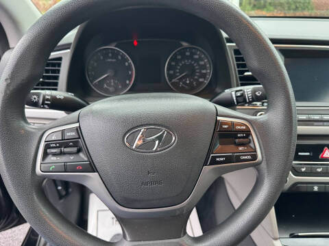 2017 Hyundai Elantra SE