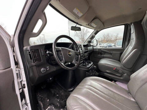 2022 Chevrolet Express 2500