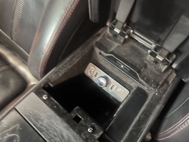 2017 Jaguar F-TYPE R