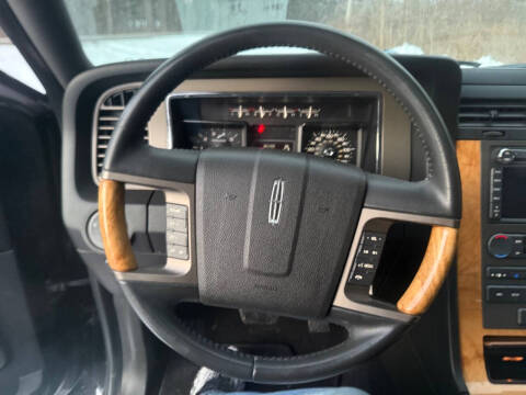 2011 Lincoln Navigator L