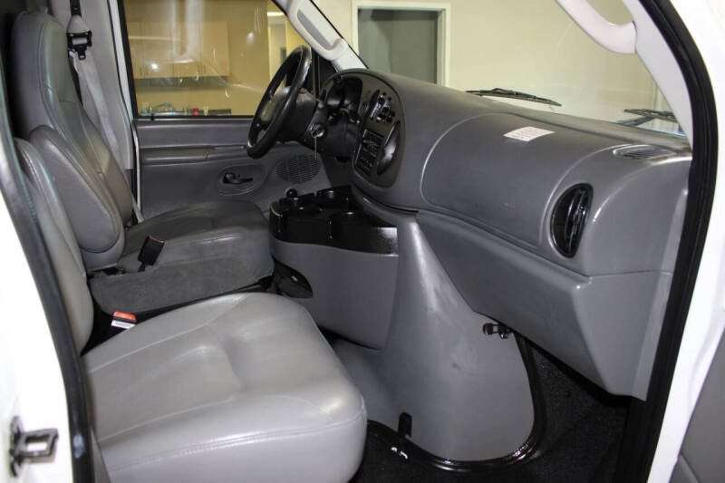 2006 Ford E-Series E-350 SD