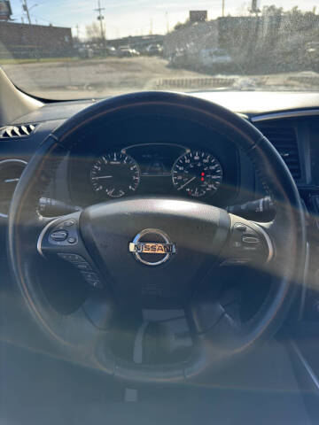 2020 Nissan Pathfinder SV