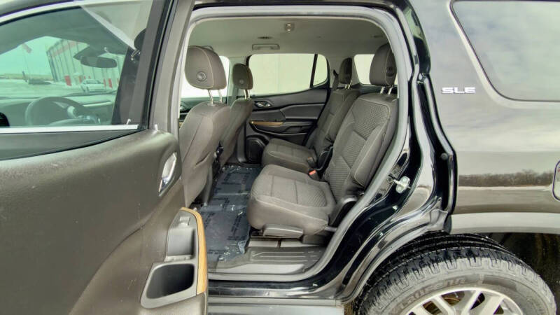 2017 GMC Acadia SLE-2