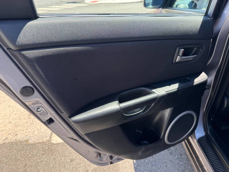 2005 Mazda MAZDA3 s