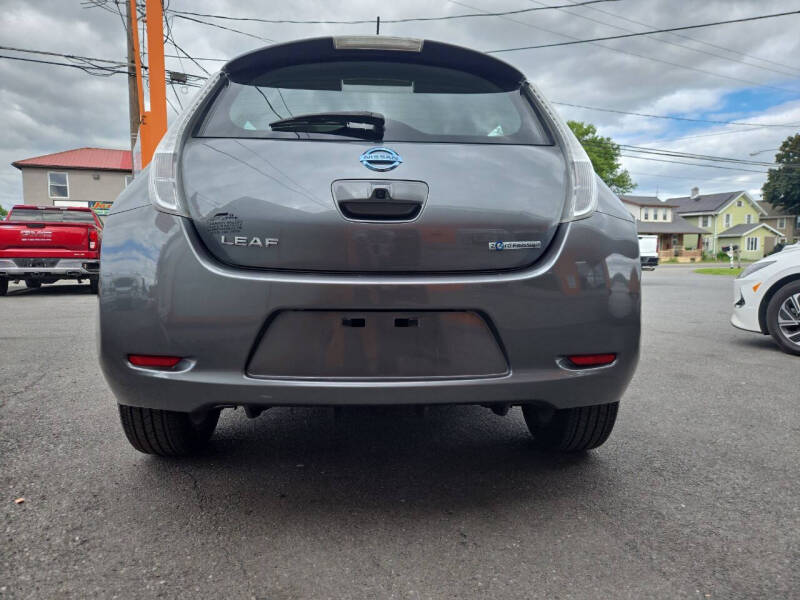 2015 Nissan LEAF SV