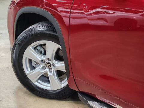 2022 Toyota Highlander LE