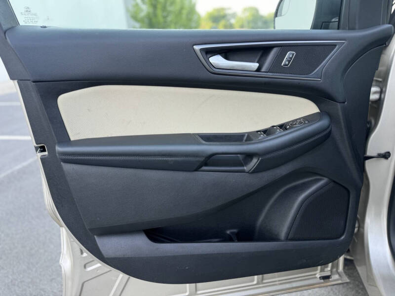 2017 Ford Edge SE