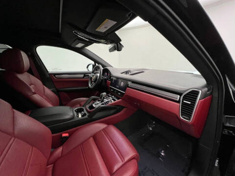 2023 Porsche Cayenne Coupe Platinum Edition