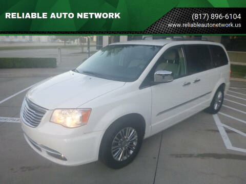 2013 Chrysler Town and Country Touring-L