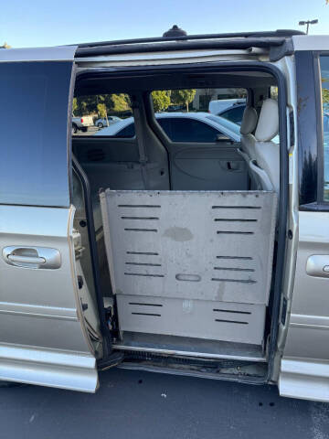 2005 Dodge Grand Caravan SXT