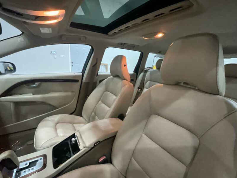 2008 Volvo V70 3.2