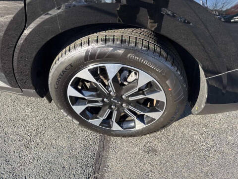 2023 Kia Carnival EX