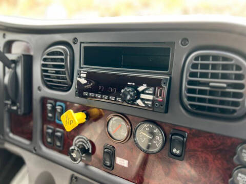 2018 Freightliner M2 106