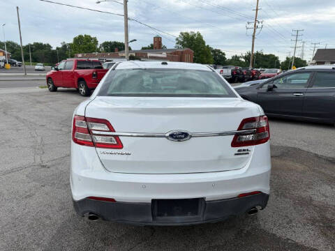2014 Ford Taurus SEL