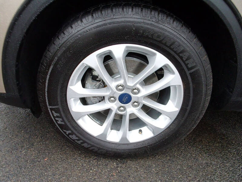 2020 Ford Escape SE