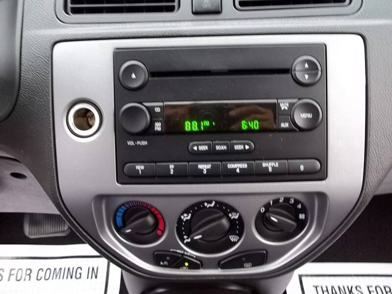 2005 Ford Focus ZX5 S