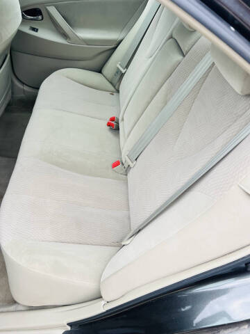 2011 Toyota Camry LE