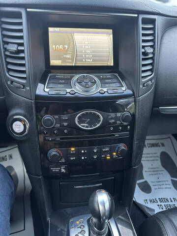 2011 Infiniti FX35