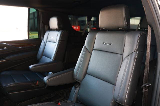 2023 Cadillac Escalade ESV Luxury