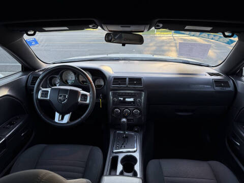 2012 Dodge Challenger SXT