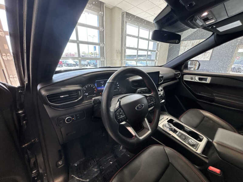 2024 Ford Explorer ST-Line