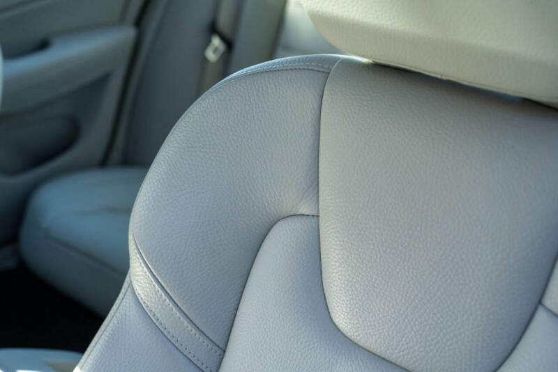 2024 Volvo S60 B5 Core Dark Theme