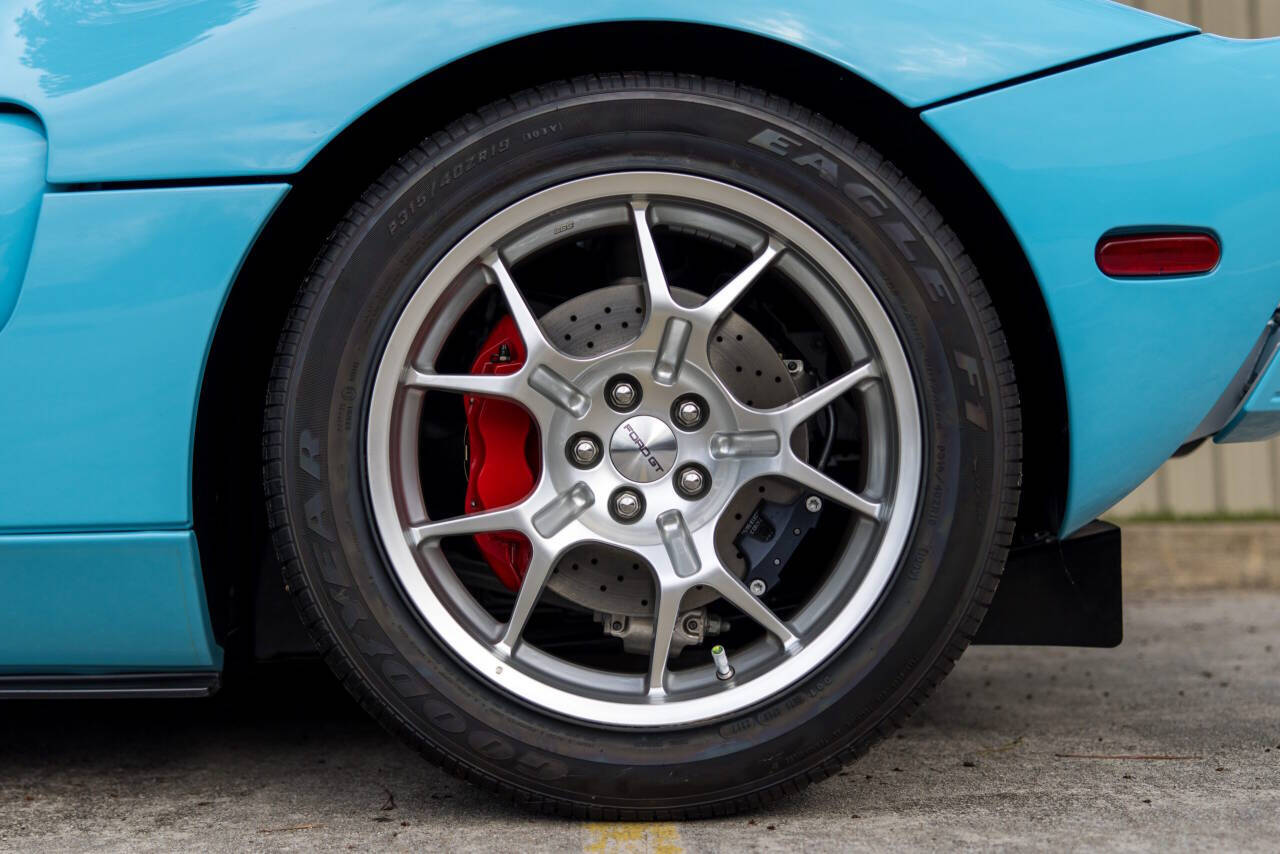 2006 Ford GT 12