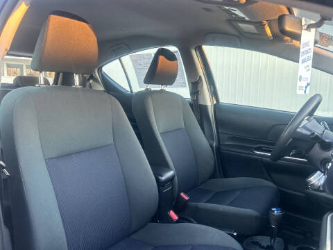 2016 Toyota Prius c Two