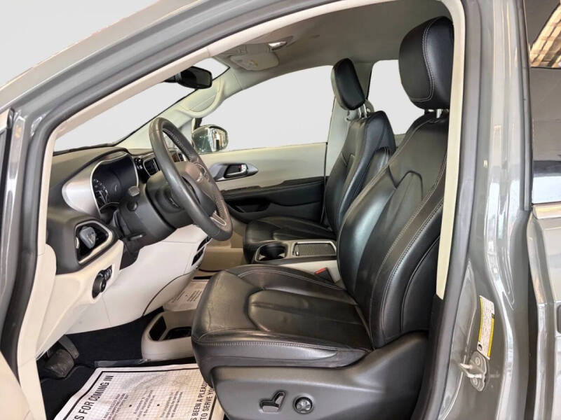 2022 Chrysler Pacifica Touring L
