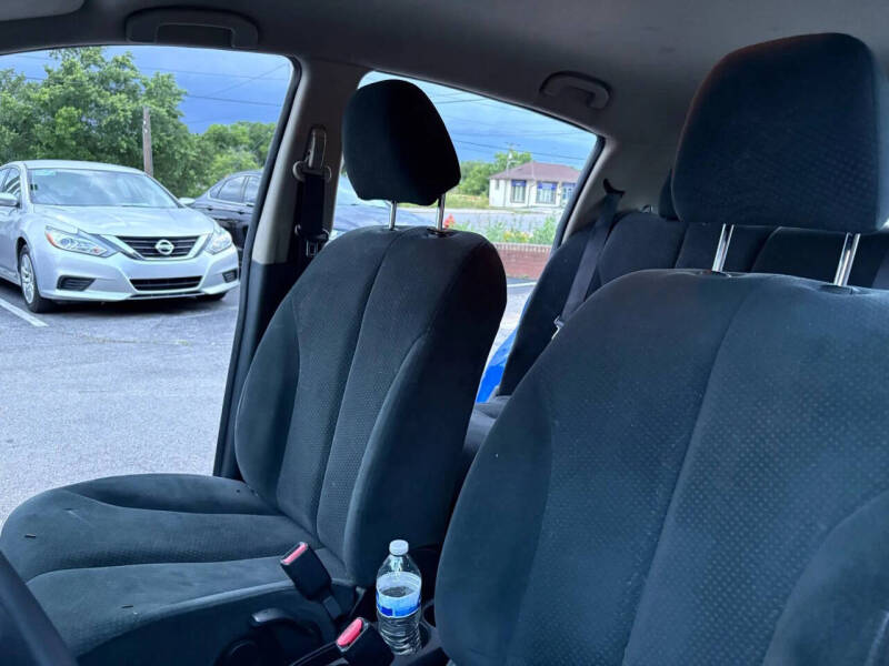 2011 Nissan Versa 1.8 S