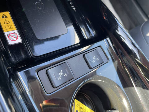 2022 Toyota Prius XLE AWD-e