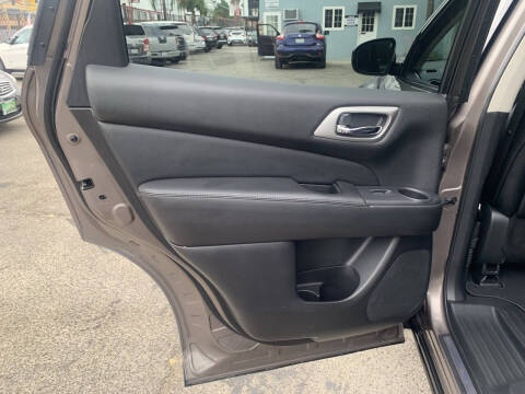 2014 Nissan Pathfinder Platinum