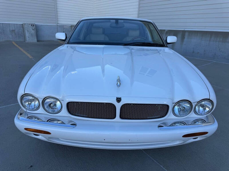 2002 Jaguar XJR