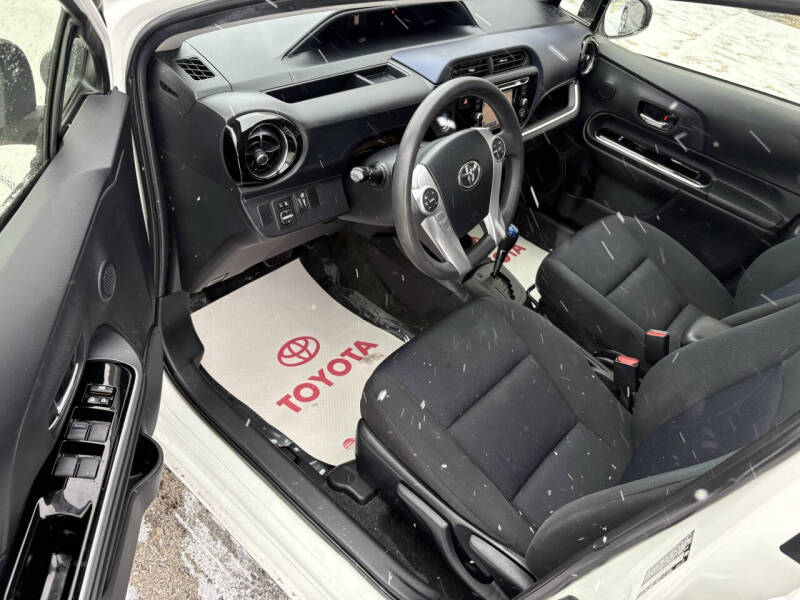 2015 Toyota Prius c Three