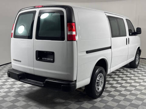 2022 Chevrolet Express 2500