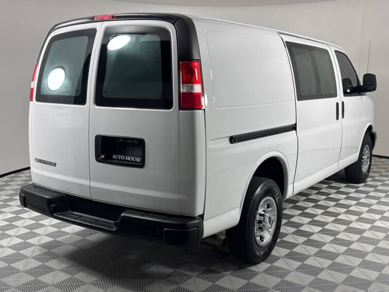 2022 Chevrolet Express 2500