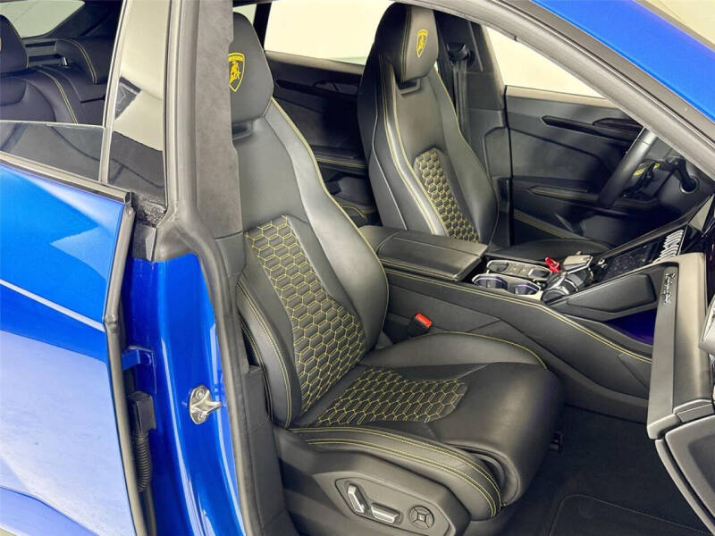 2022 Lamborghini Urus