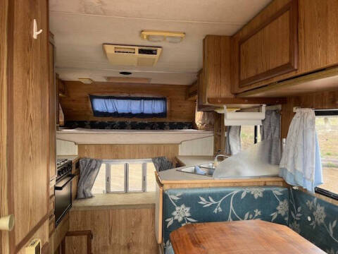 1991 Cascade 10 Ft Truck Camper