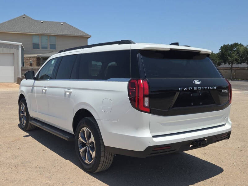 2027 Ford Expedition MAX Active