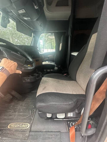 2019 Freightliner Cascadia