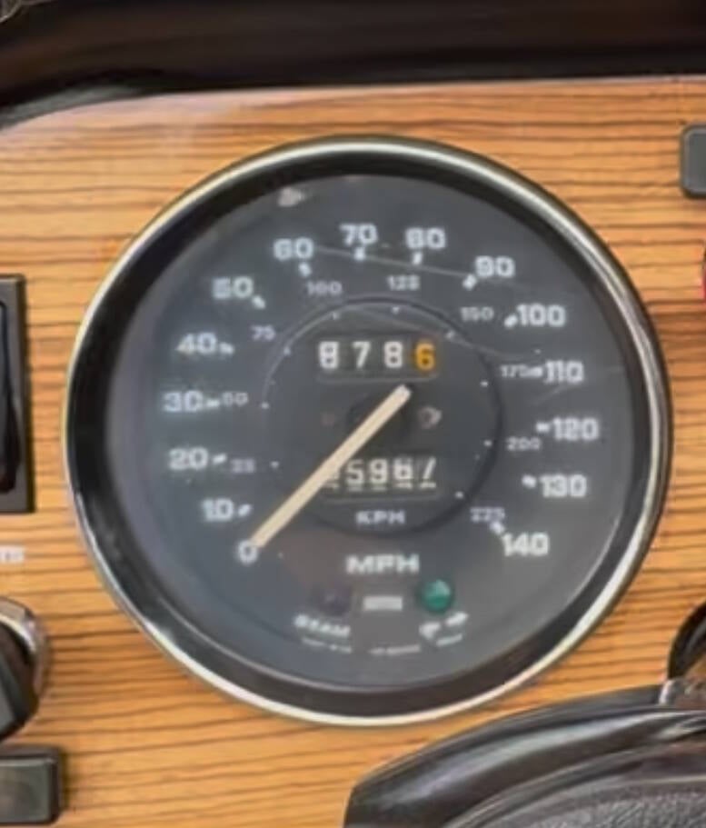 1976 Triumph TR6 36