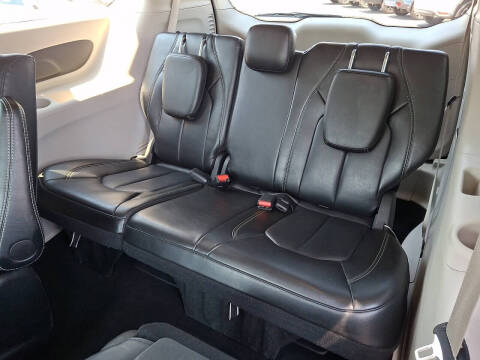 2024 Chrysler Pacifica Plug-In Hybrid Select