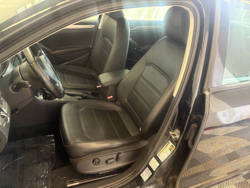 2015 Volkswagen Passat 1.8T Wolfsburg Edition