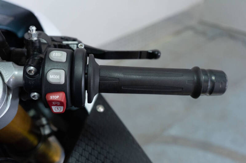 2014 BMW HP 4