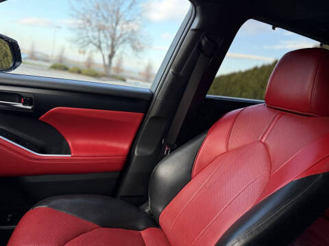 2022 Toyota Highlander XSE