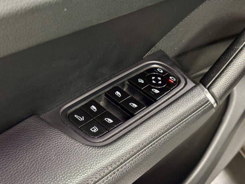 2019 Porsche Cayenne E-Hybrid