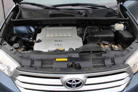 2013 Toyota Highlander SE