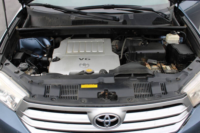 2013 Toyota Highlander SE