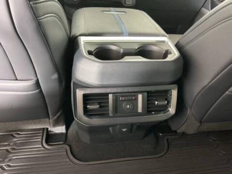 2025 Ford F-450 Super Duty Platinum