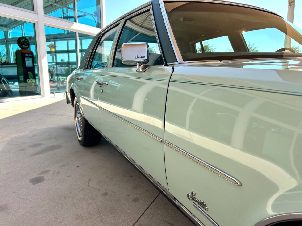 1977 Cadillac Seville 16